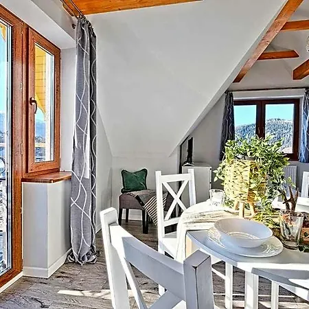 Maciejka, Odkryj-zakopane Couette-café 3*
